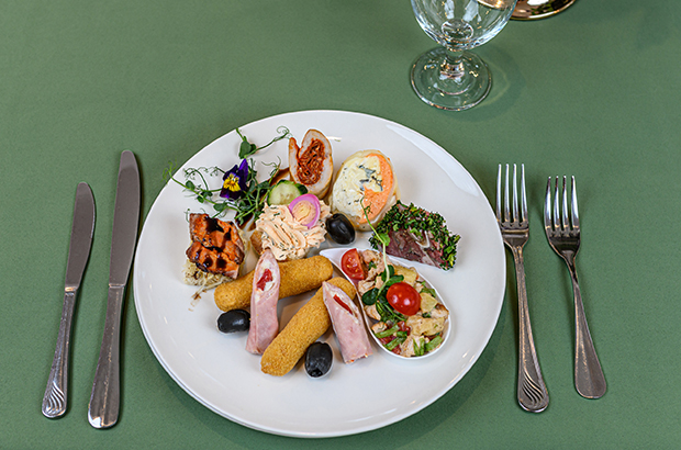 Hotel Casa Viorel Poiana Brasov | Cazare Poiana Brasov | Poiana Brasov Hotel | Cazare hotel Poiana Brasov | Oferte cazare Poiana Brasov | Hotel Poiana Brasov | Poiana Brasov cazare | Restaurant Poiana Brasov | Poiana Brasov restaurant | Evenimente coporate Poiana Brasov | Organizare evenimente Poiana Brasov | Sala de conferinte Poiana Brasov