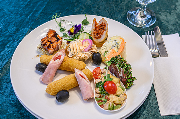 Hotel Casa Viorel Poiana Brasov | Cazare Poiana Brasov | Poiana Brasov Hotel | Cazare hotel Poiana Brasov | Oferte cazare Poiana Brasov | Hotel Poiana Brasov | Poiana Brasov cazare | Restaurant Poiana Brasov | Poiana Brasov restaurant | Evenimente coporate Poiana Brasov | Organizare evenimente Poiana Brasov | Sala de conferinte Poiana Brasov