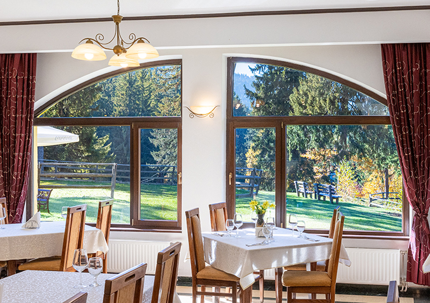 Hotel Casa Viorel Poiana Brasov | Cazare Poiana Brasov | Poiana Brasov Hotel | Cazare hotel Poiana Brasov | Oferte cazare Poiana Brasov | Hotel Poiana Brasov | Poiana Brasov cazare | Restaurant Poiana Brasov | Poiana Brasov restaurant | Evenimente coporate Poiana Brasov | Organizare evenimente Poiana Brasov | Sala de conferinte Poiana Brasov